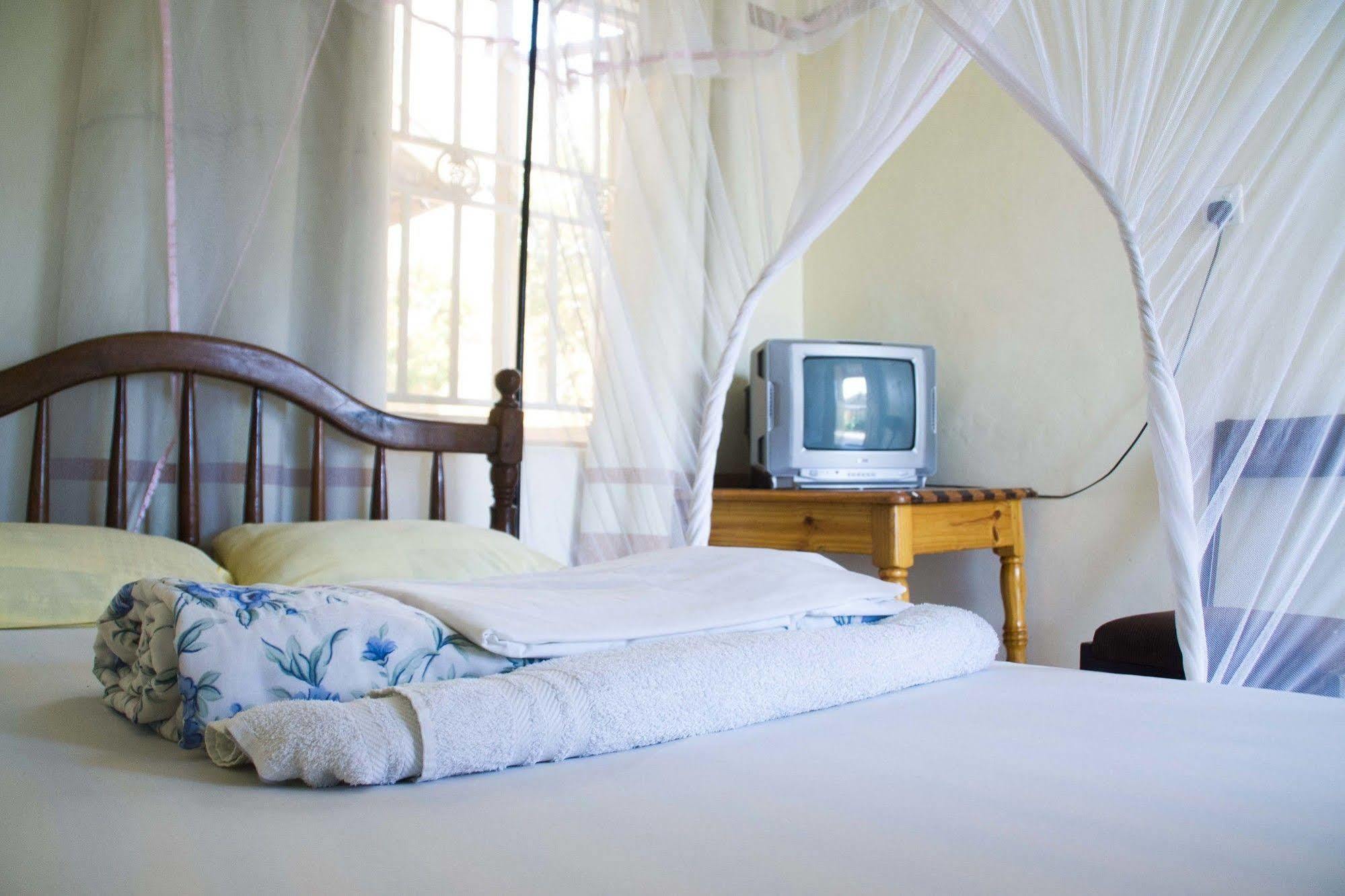 Keba Inn Lyamutundwe Kültér fotó