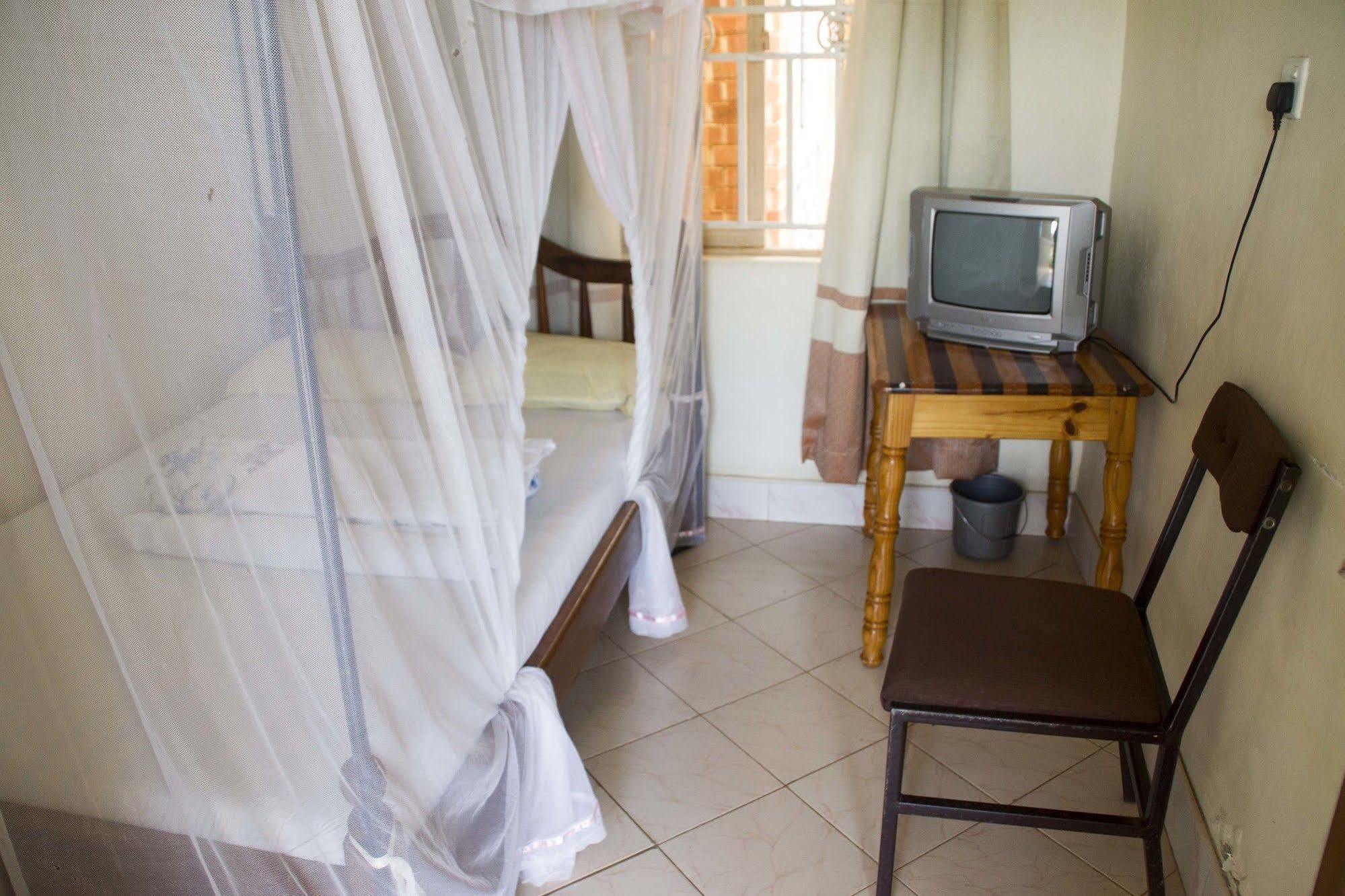 Keba Inn Lyamutundwe Kültér fotó